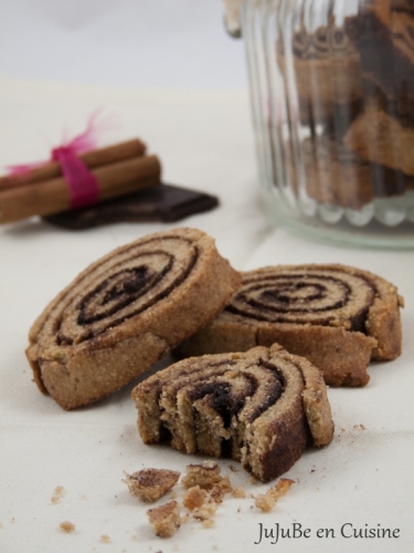 Sablés roulés au cacao et à la cannelle