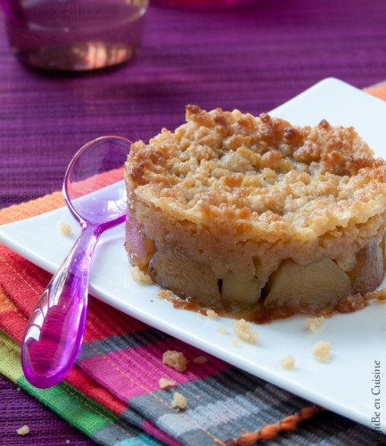 Crumble de pommes (et fleurs de violettes cristallisées)