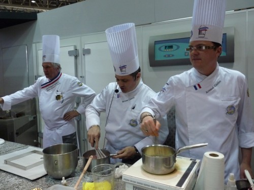 (de gauche à droite) Jean-François Langevin - MOF, Bruno Couret - Maître Pâtissier, Arnaud Gautier - Maître pâtissier.