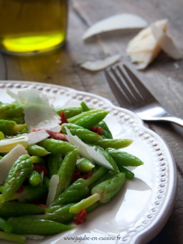 Salade d’ornithogales (tomates séchées et parmesan)