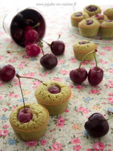 Petits financiers à la cerise (et au thé matcha)