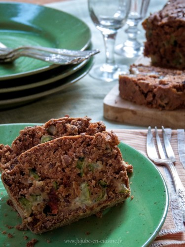 Cake à la courgette, tomates séchées et graines de lin (vegan)