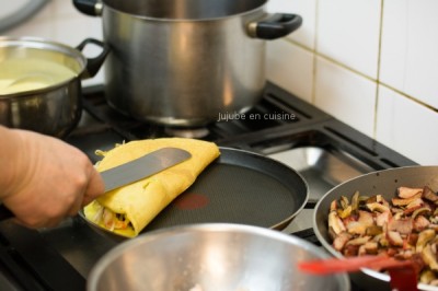 On plie délicatement la crêpe