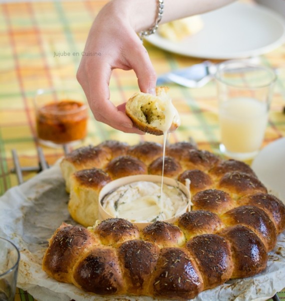 Couronne de brioche fourrée et Mont d'Or rôti