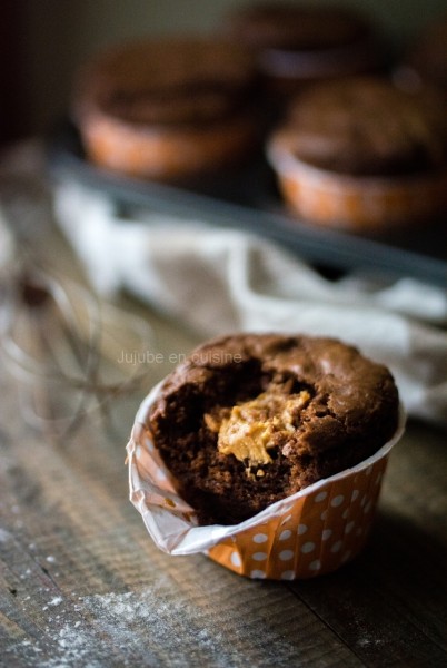 Muffins au chocolat et cœur fondant au beurre de cacahuète