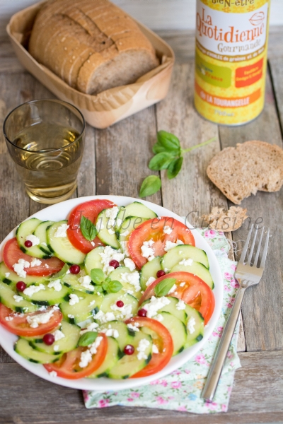 salade de tomate, concombre, feta et groseille