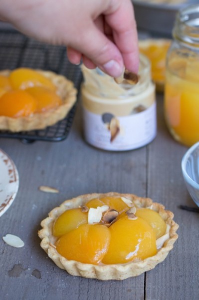 Tartelettes aux abricots et crème aux amandes