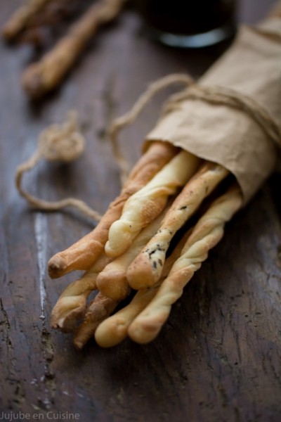 Grissini / Gressins {pavot - sésame - pâte d'olives noire à la truffe}