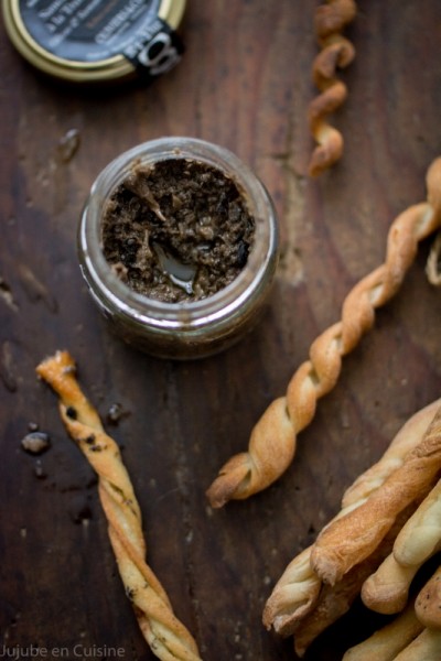 Grissini / Gressins {pavot - sésame - pâte d'olives noire à la truffe}