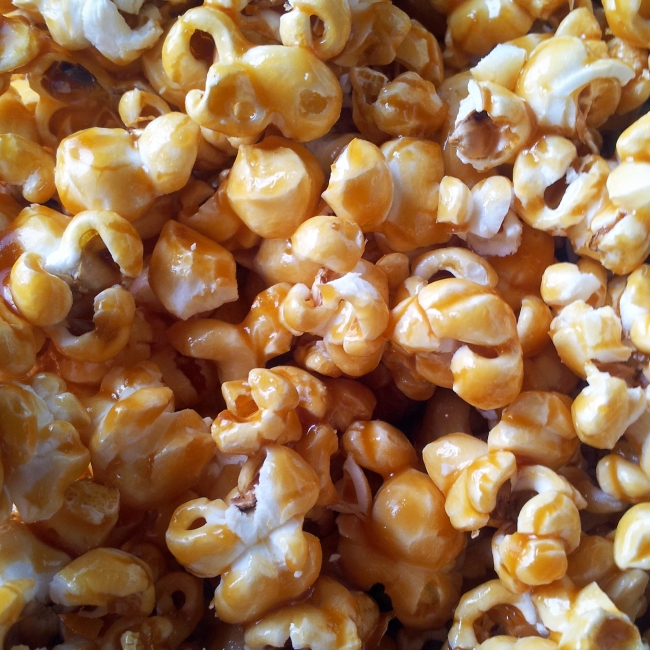 Popcorn au caramel (beurre salé) comme au cinéma (mais moins cher… Et meilleur !)