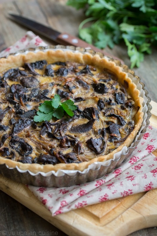 Tarte aux champignons (cèpes et bolets) et huile d'olive à la truffe blanche