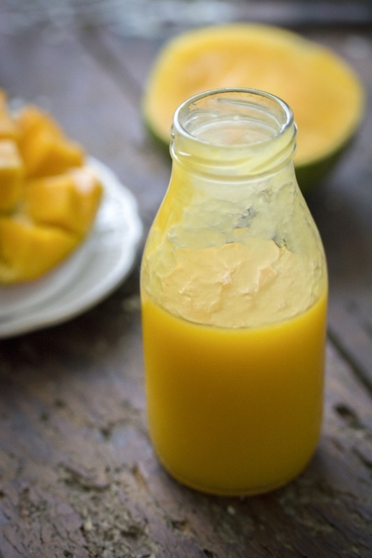 Coulis de mangue, pour accompagner une recette à découvrir dans le livre...  