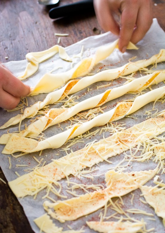 feuilletés apéritif - Utiliser des chutes de pâte feuilletée - gruyère et paprika fumé | Jujube en cuisine