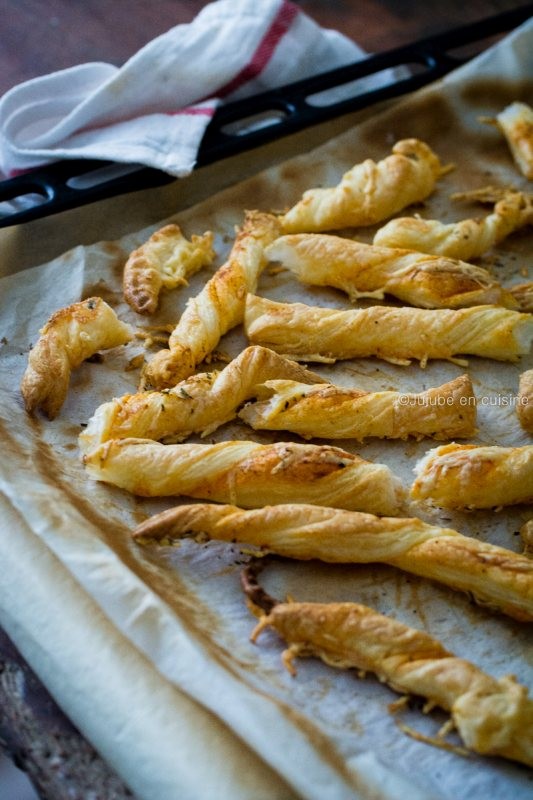 feuilletés apéritif - Utiliser des chutes de pâte feuilletée - gruyère et paprika fumé | Jujube en cuisine