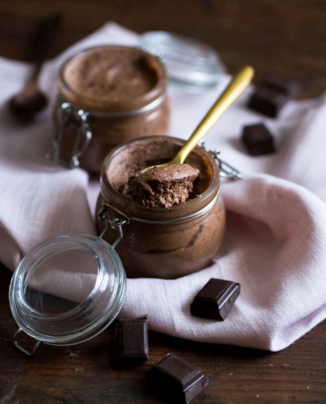 Mousse chocolat végétale à l'aquafaba | Passionnément Vegan | Au vert avec Lili & Jujube en cuisine