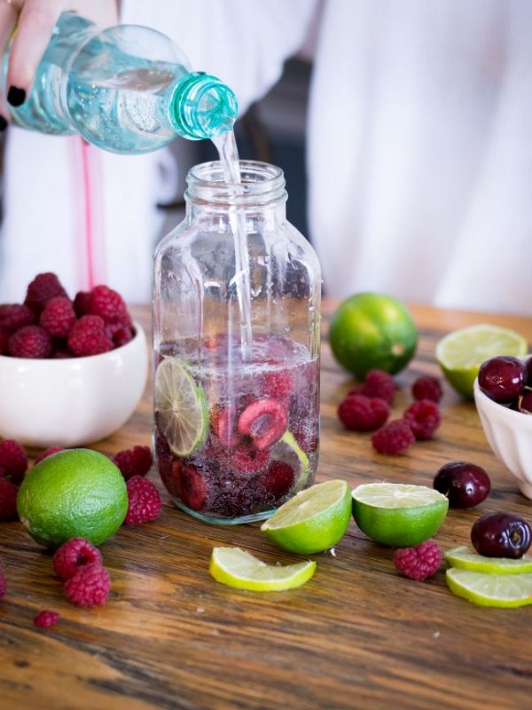 Detox Water framboise cerise citron vert eau gazeuse | Jujube en cuisine