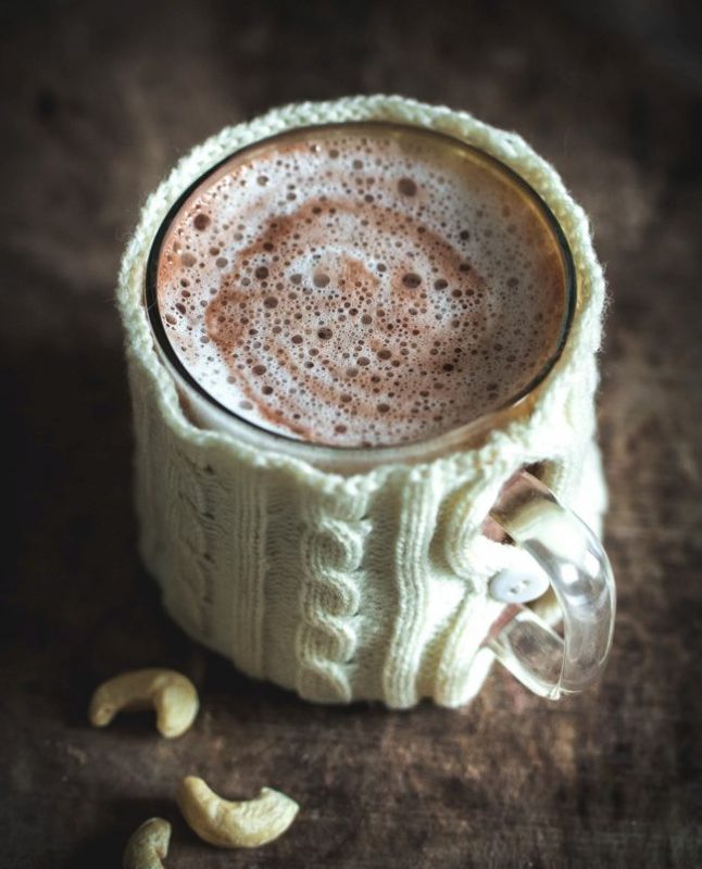 Délicieux chocolat chaud au lait de noix de cajou | Jujube en cuisine