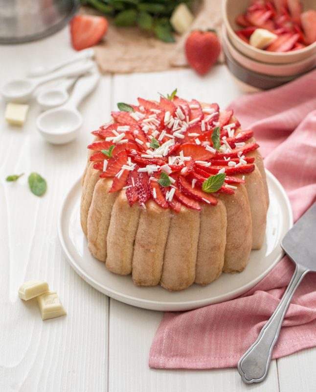 Charlotte Aux Fraises Et Mousse Au Chocolat Blanc