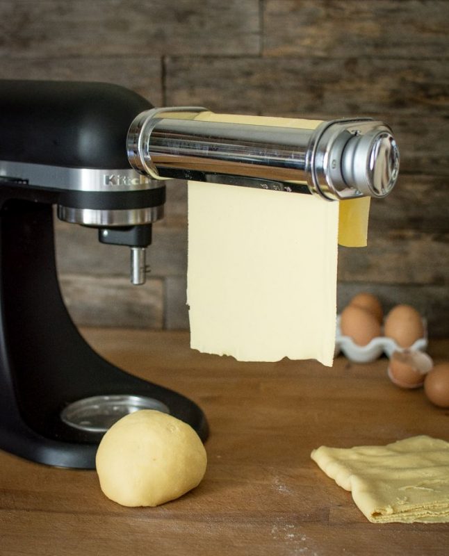 Set machine à pâtes (laminoir) & rouleaux découpeurs (pour tagliatelles et spaghettis) | KitchenAid | Jujube en cuisine