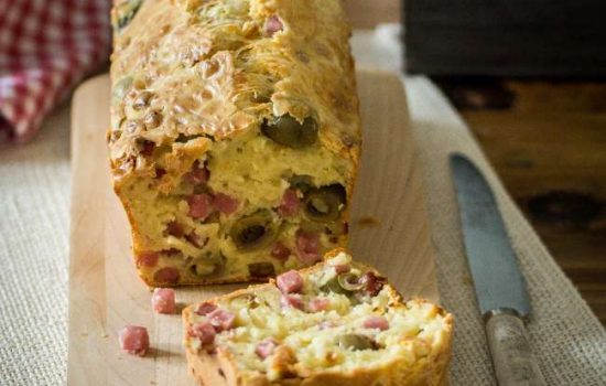 Cake aux olives jambon et fromage